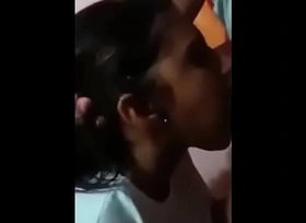 Tamil ponnu oombal nalla oombura