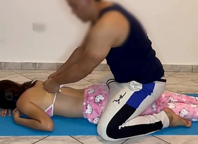 Sobrina follada por el tio cuando le estaba haciendo masaje