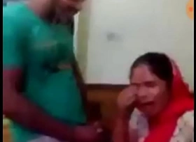Makan malik aunty na 3 larko ka lora chusa