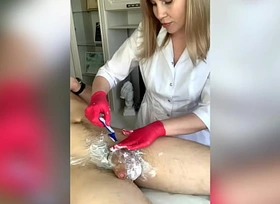 SugarNadya cuts her pubes for a client with a big dick