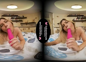Solitary bazaar fuck doll, Lika Luna is masturbating, in VR