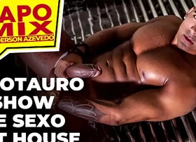 Show de sexo ao vivo com Dotadão Minotauro na HOT House em São Paulo