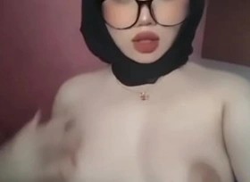 Hijab Terbaru Della tiktokers