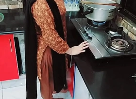 Desi Housewife Fucked Approximately In Kitchen While She Is Cooking With Hindi Audio